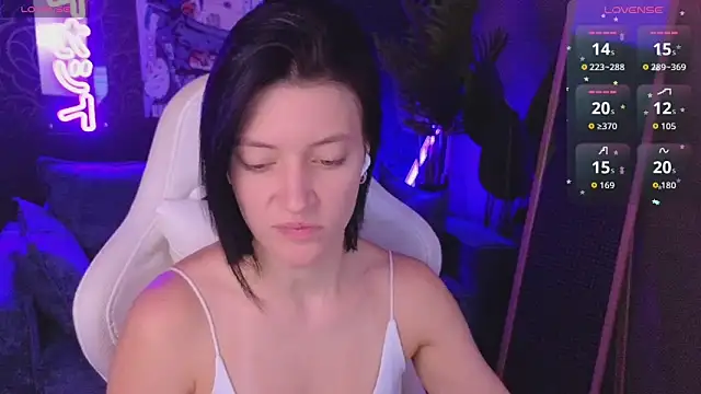 roxy riot  online show from 04/04/26, 01:34