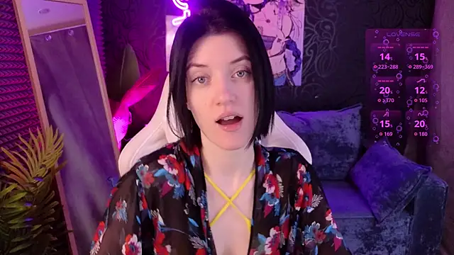 roxy riot  online show from 12/20/25, 01:19