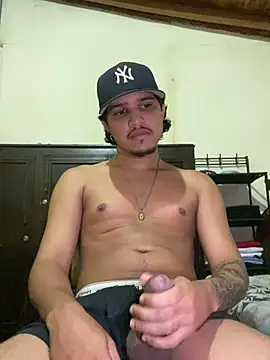 Snapshot of daniel6916 chatting on 02/26/25, 04:08 daniel6916 online show from 02/26/25, 04:08