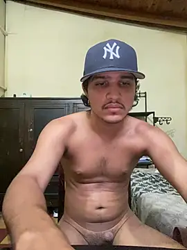 Snapshot of daniel6916 chatting on 03/12/25, 11:01 daniel6916 online show from 03/12/25, 11:01