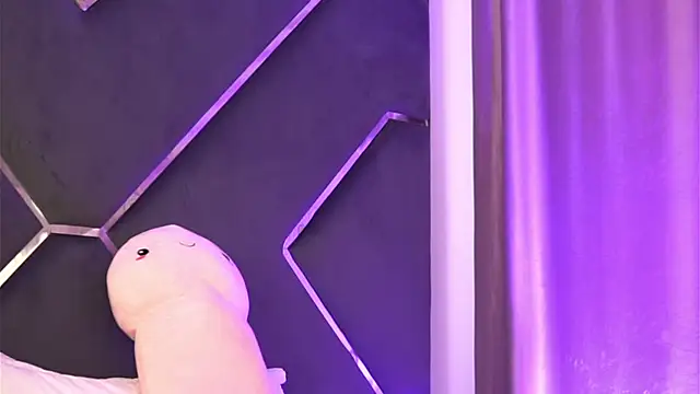 Snapshot of LilaRoses chatting on 01/18/26, 06:28 LilaRoses online show from 01/18/26, 06:28