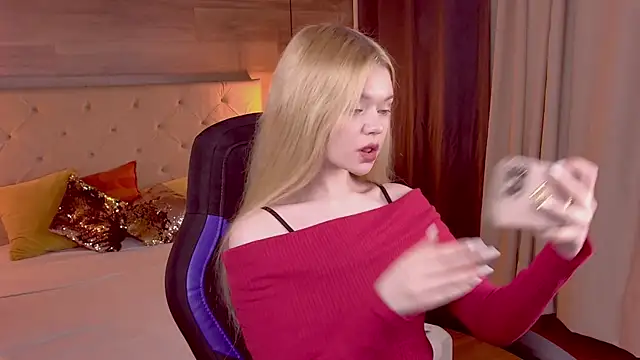 Snapshot of AdeleCartier chatting on 02/21/25, 04:29 AdeleCartier online show from 02/21/25, 04:29