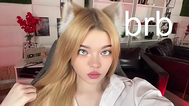 Snapshot of AdeleCartier chatting on 02/27/25, 03:40 AdeleCartier online show from 02/27/25, 03:40