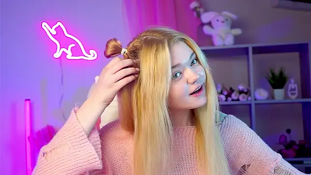 Snapshot of AdeleCartier chatting on 03/19/25, 03:41 AdeleCartier online show from 03/19/25, 03:41