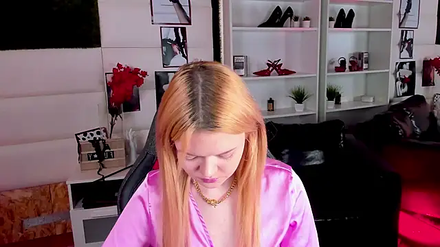 Snapshot of AdeleCartier chatting on 02/26/25, 05:46 AdeleCartier online show from 02/26/25, 05:46