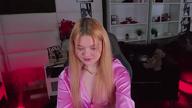 Snapshot of AdeleCartier chatting on 02/24/25, 11:30 AdeleCartier online show from 02/24/25, 11:30