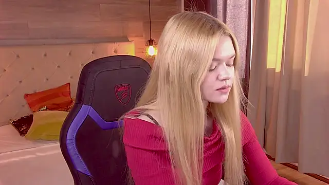 Snapshot of AdeleCartier chatting on 02/21/25, 07:34 AdeleCartier online show from 02/21/25, 07:34