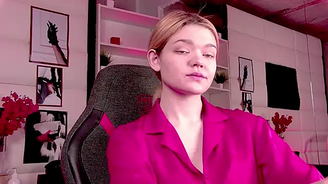 Snapshot of AdeleCartier chatting on 03/04/25, 02:49 AdeleCartier online show from 03/04/25, 02:49