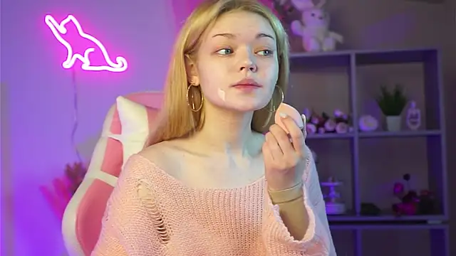 Snapshot of AdeleCartier chatting on 03/19/25, 12:26 AdeleCartier online show from 03/19/25, 12:26