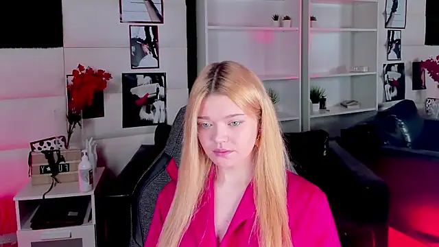 Snapshot of AdeleCartier chatting on 03/02/25, 01:04 AdeleCartier online show from 03/02/25, 01:04