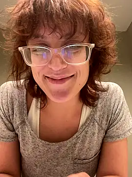 Snapshot of grassXass420 chatting on 10/15/25, 02:32 grassXass420 online show from 10/15/25, 02:32