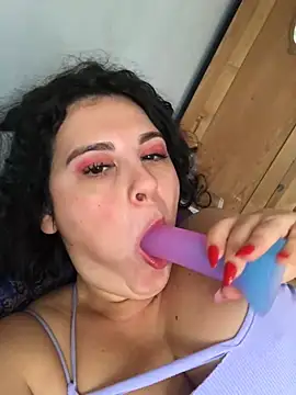 Snapshot of LunaSoleil9 chatting on 02/13/25, 09:30 LunaSoleil9 online show from 02/13/25, 09:30