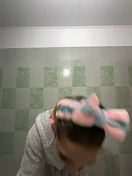 Snapshot of BonyBon29 chatting on 03/22/25, 05:17 BonyBon29 online show from 03/22/25, 05:17