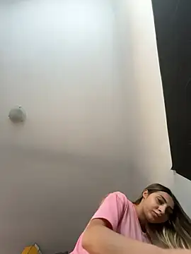 Snapshot of BonyBon29 chatting on 03/21/25, 05:11 BonyBon29 online show from 03/21/25, 05:11