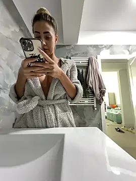 Snapshot of BonyBon29 chatting on 09/24/25, 05:25 BonyBon29 online show from 09/24/25, 05:25