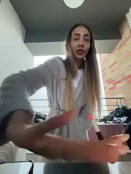 Snapshot of BonyBon29 chatting on 10/23/25, 04:33 BonyBon29 online show from 10/23/25, 04:33