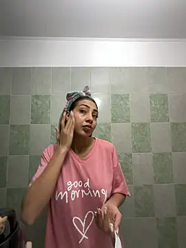 Snapshot of BonyBon29 chatting on 03/19/25, 04:57 BonyBon29 online show from 03/19/25, 04:57