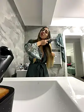 Snapshot of BonyBon29 chatting on 10/21/25, 06:24 BonyBon29 online show from 10/21/25, 06:24