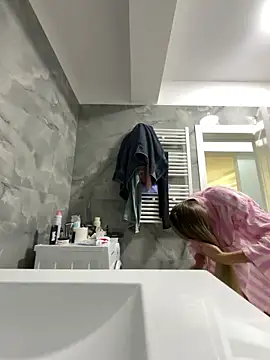 Snapshot of BonyBon29 chatting on 10/25/25, 05:17 BonyBon29 online show from 10/25/25, 05:17