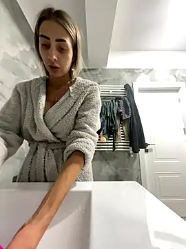 Snapshot of BonyBon29 chatting on 11/30/25, 05:58 BonyBon29 online show from 11/30/25, 05:58