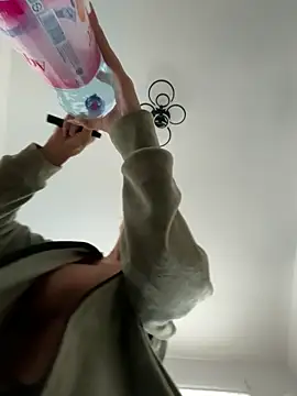 Snapshot of BonyBon29 chatting on 10/04/25, 07:21 BonyBon29 online show from 10/04/25, 07:21