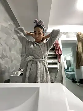 Snapshot of BonyBon29 chatting on 11/13/25, 07:01 BonyBon29 online show from 11/13/25, 07:01