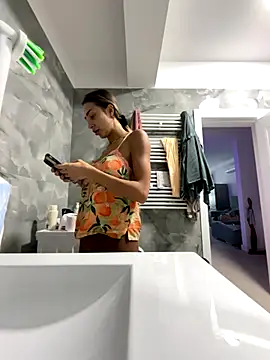 Snapshot of BonyBon29 chatting on 11/20/25, 06:47 BonyBon29 online show from 11/20/25, 06:47