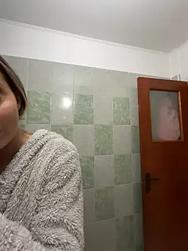 Snapshot of BonyBon29 chatting on 03/18/25, 04:29 BonyBon29 online show from 03/18/25, 04:29