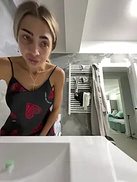 Snapshot of BonyBon29 chatting on 12/15/25, 07:47 BonyBon29 online show from 12/15/25, 07:47