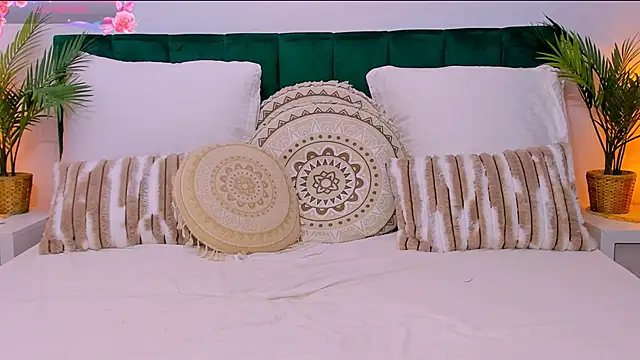 Kaylynn online show from 10/13/25, 02:57