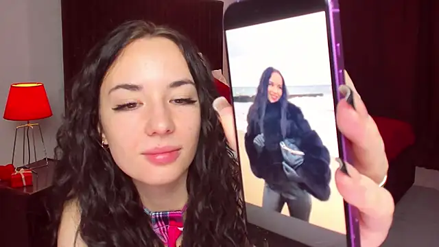 Snapshot of Suga_babe chatting on 10/06/25, 01:23 Suga babe online show from 10/06/25, 01:23