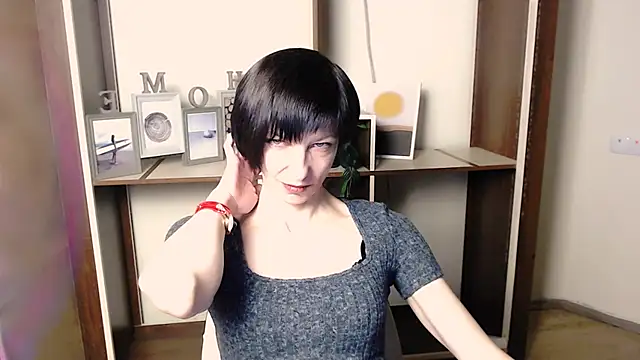  AngeliaFlow  online show from 11/28/25, 10:26