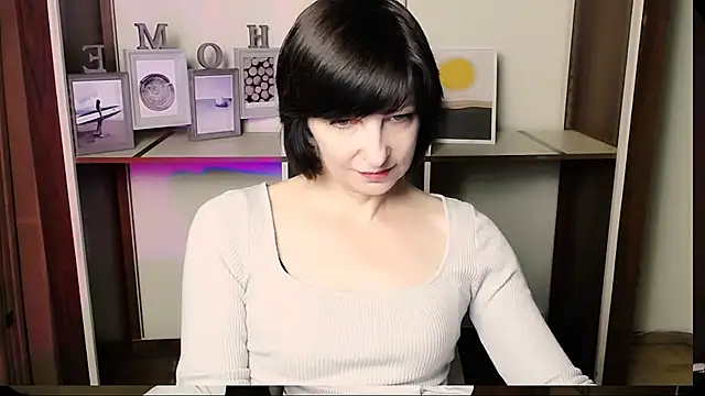 Snapshot of _AngeliaFlow_ chatting on 07/20/26, 07:27 AngeliaFlow online show from 07/20/26, 07:27