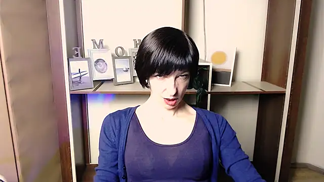  AngeliaFlow  online show from 12/01/25, 11:33