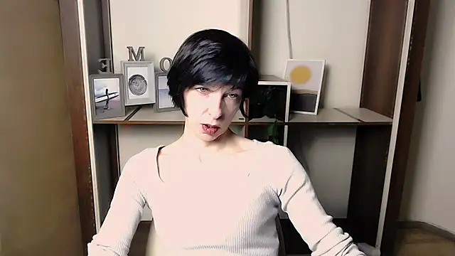  AngeliaFlow  online show from 12/17/25, 06:51