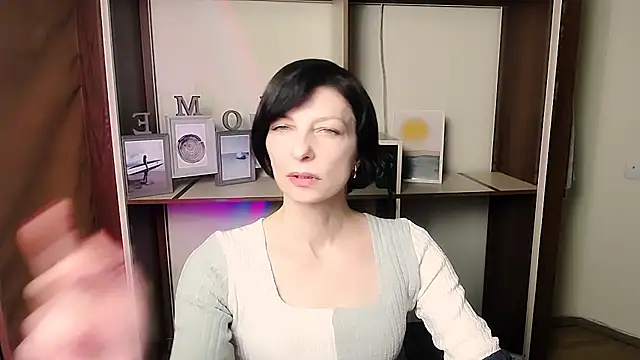  AngeliaFlow  online show from 01/16/26, 04:44