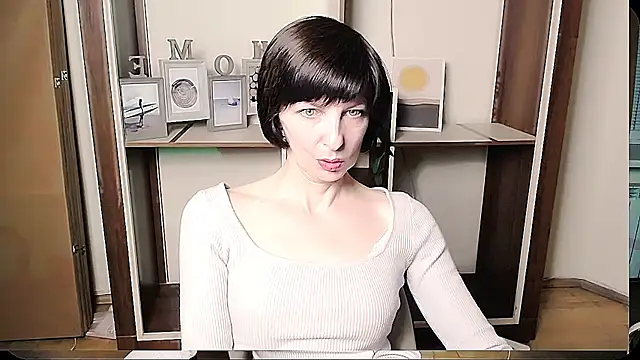 Snapshot of _AngeliaFlow_ chatting on 06/14/26, 07:09 AngeliaFlow online show from 06/14/26, 07:09