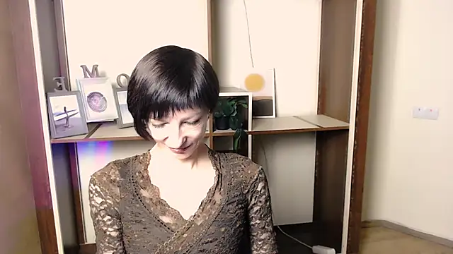  AngeliaFlow  online show from 11/10/25, 07:46