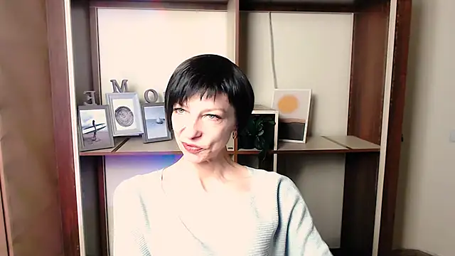  AngeliaFlow  online show from 11/25/25, 07:52