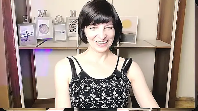 Snapshot of _AngeliaFlow_ chatting on 06/27/26, 09:37 AngeliaFlow online show from 06/27/26, 09:37