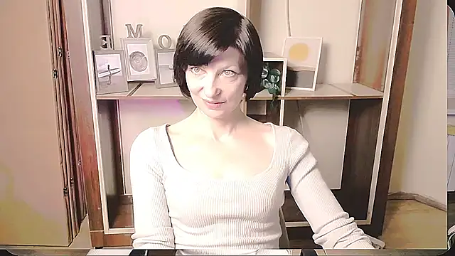  AngeliaFlow  online show from 05/15/26, 08:01