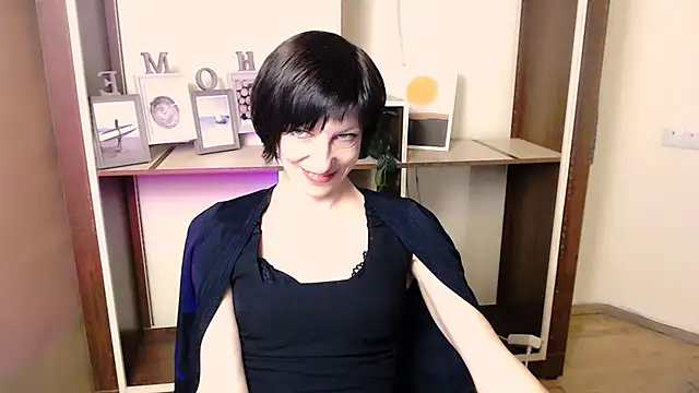  AngeliaFlow  online show from 12/05/25, 03:32