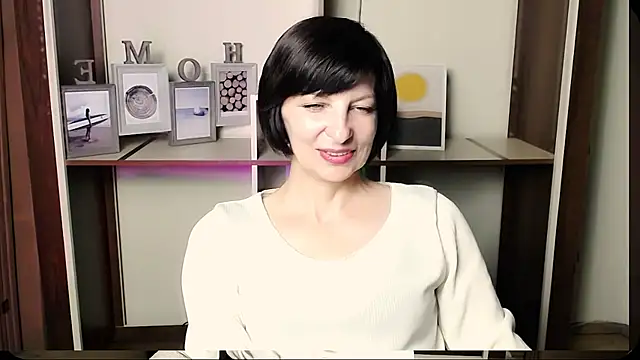 Snapshot of _AngeliaFlow_ chatting on 07/06/26, 10:00 AngeliaFlow online show from 07/06/26, 10:00
