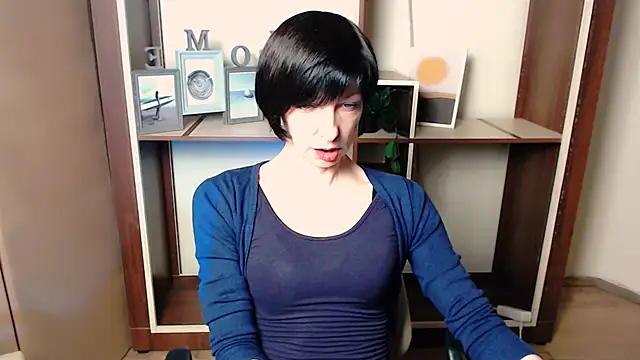  AngeliaFlow  online show from 12/16/25, 07:12