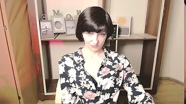  AngeliaFlow  online show from 05/06/26, 08:51