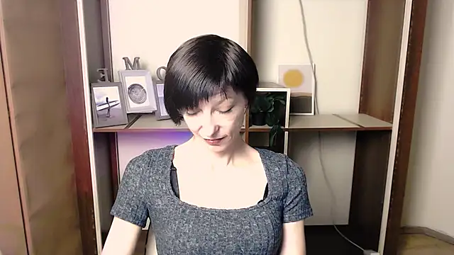  AngeliaFlow  online show from 11/14/25, 08:07