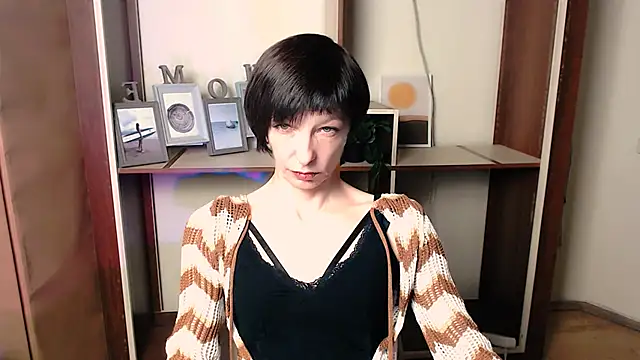  AngeliaFlow  online show from 11/15/25, 08:07