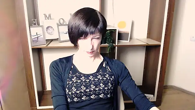  AngeliaFlow  online show from 12/02/25, 07:43