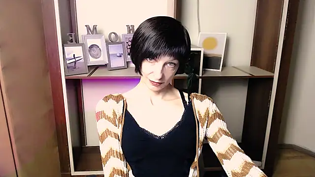  AngeliaFlow  online show from 12/03/25, 08:25