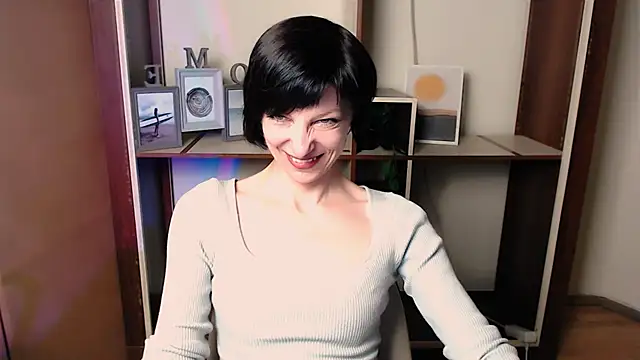  AngeliaFlow  online show from 12/20/25, 07:44